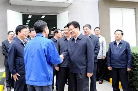 中央政治局委员张春贤莅临法士特考察调研.赛襄轴承网站资讯